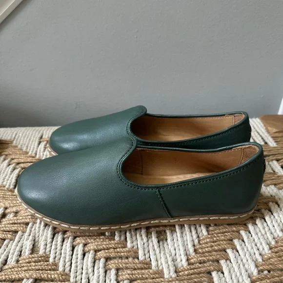 Charix Hunter Green Classic Women's Leather Loafers - Picture 6 of 10